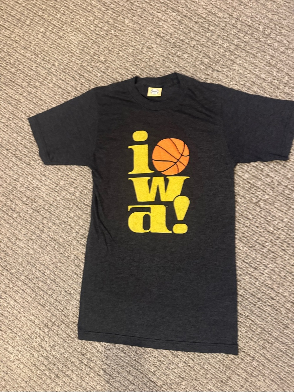 Men's Black 'Iowa' Basketball Graphic Tee